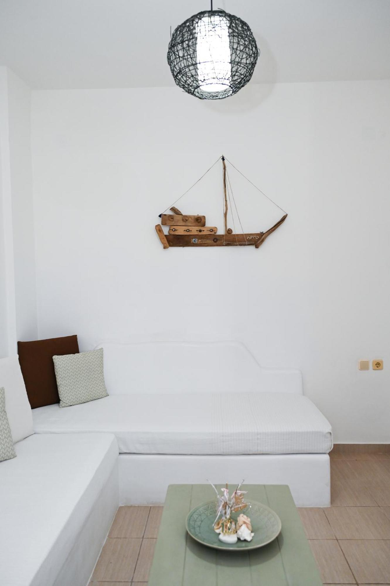 Navis Apartment Triovasalos